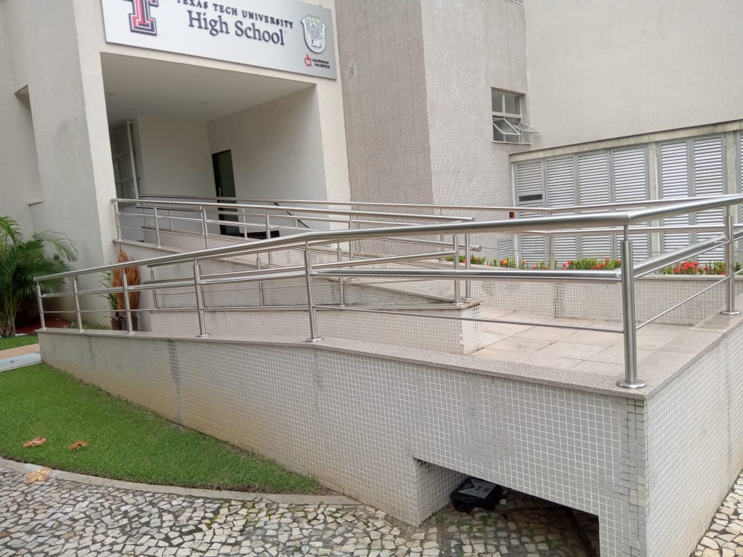 Cobertura e portas - detalhe